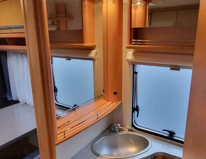 was ruimte midden caravan