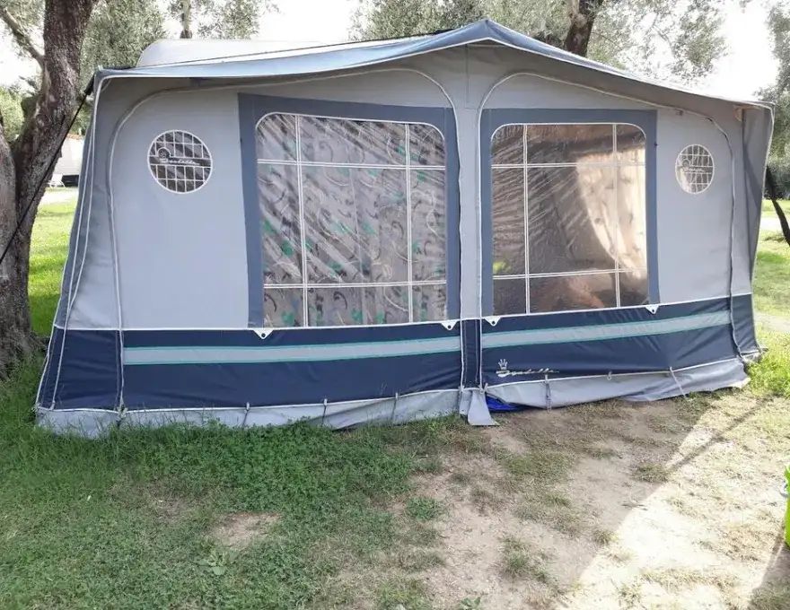 ZÉÉR NETTE, PERFECT zijnde TEC360 caravan incl. inventaris EN ALLE toebehoren