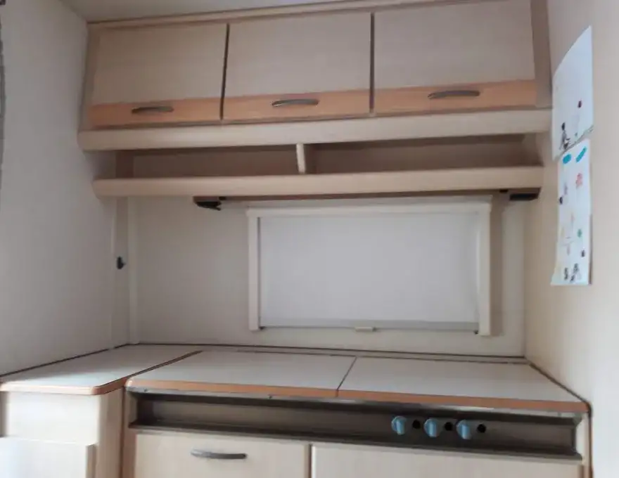 ZÉÉR NETTE, PERFECT zijnde TEC360 caravan incl. inventaris EN ALLE toebehoren