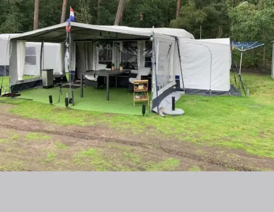 Eriba Swing met voortent en luifel