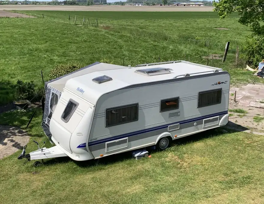Hobby 540 Ufe Excelsior, voortent, luifel, rondzit en mover