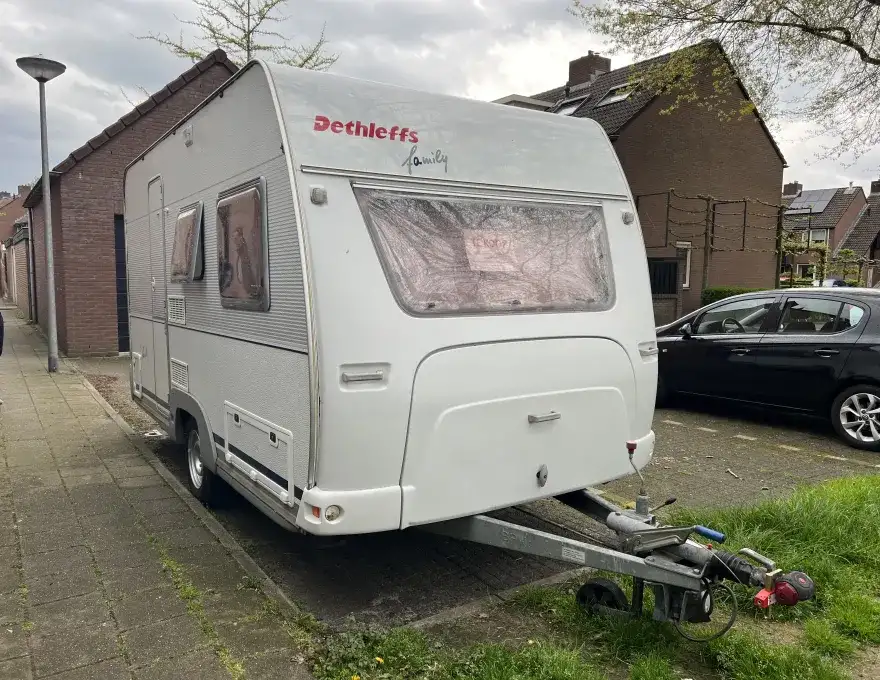 Voorkant Caravan