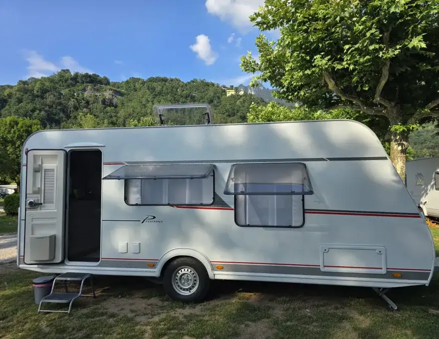 Deurzijde Burstner 470 TS