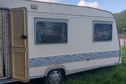 Adria unica 502DK gerenoveerde caravan 5 pers stapelbed - caravan te koop