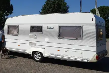 LMC caravan 2002