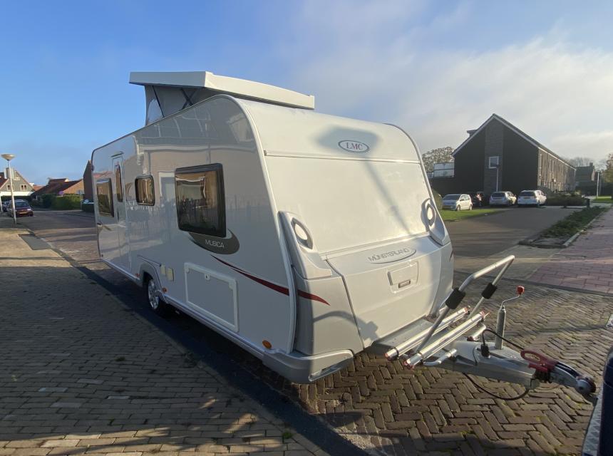 Voorzijde caravan met fietsendrager