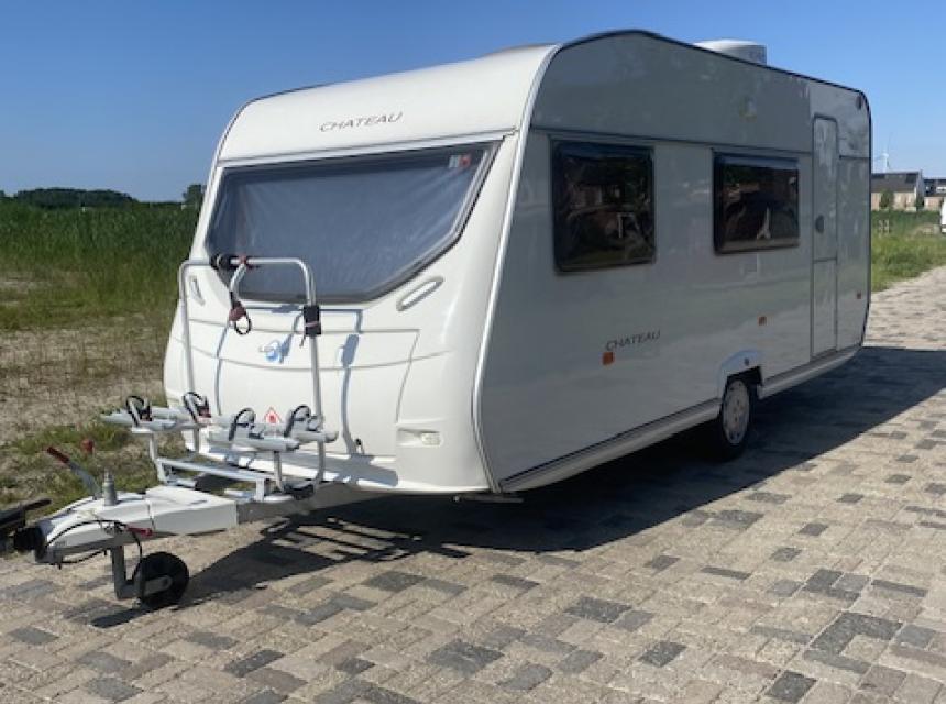 Mooie caravan Chateau lunar 500 met airco en stapelbed 