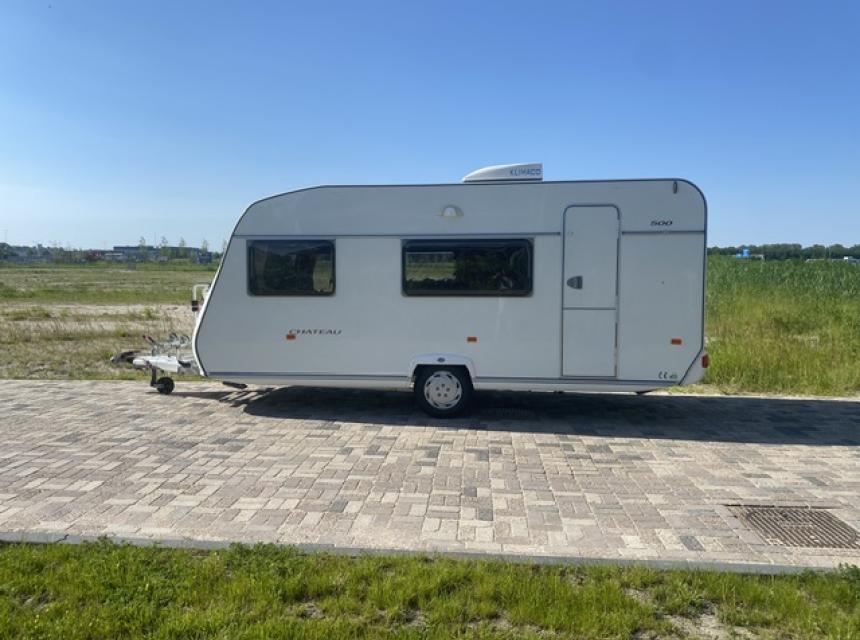 Mooie caravan Chateau lunar 500 met airco en stapelbed 