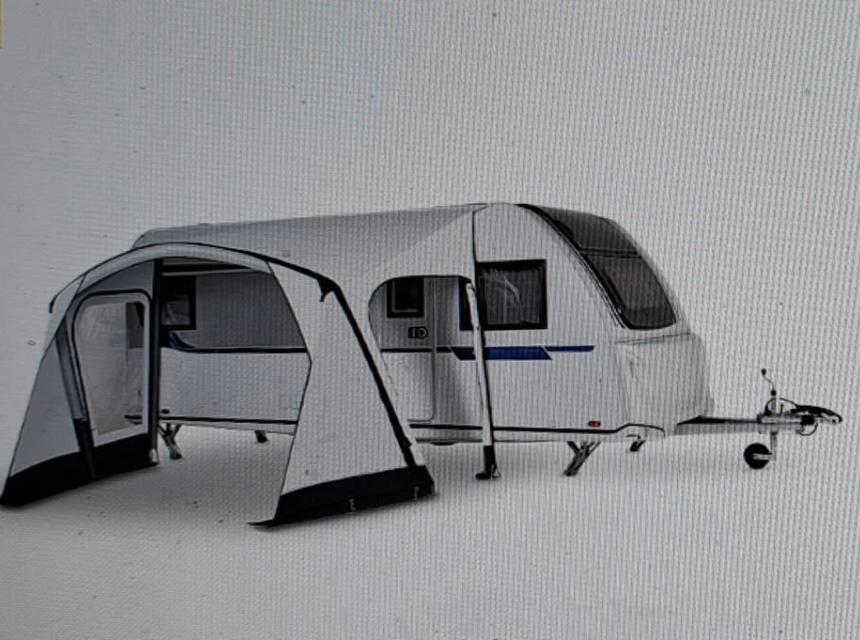 leuke caravan met eigen kenteken met zeer veel nieuwe dingen 